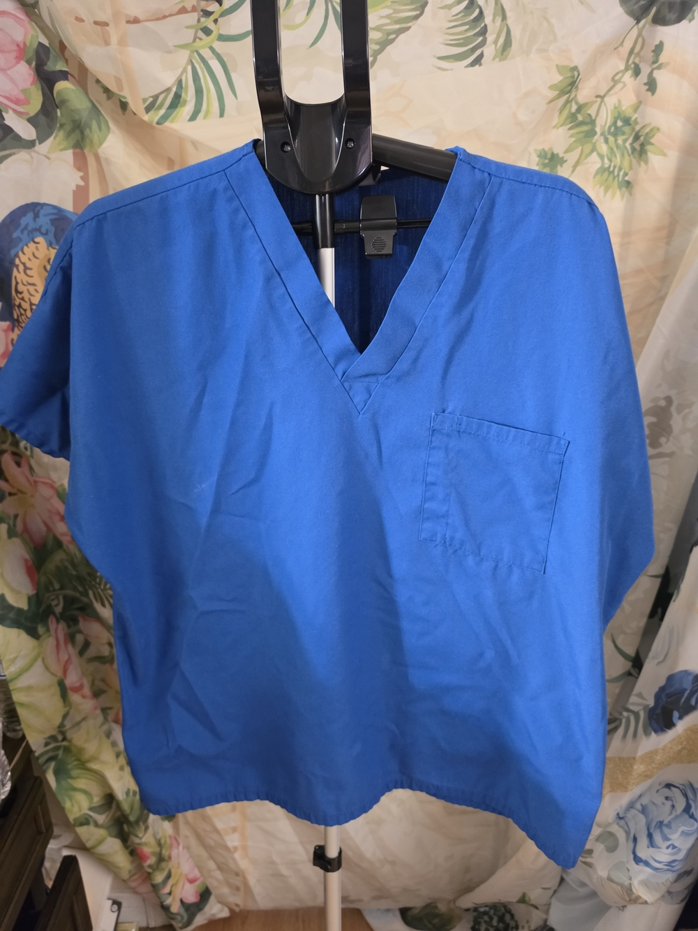 Men's Blue V-Neck Scrub 4 Tops - Classic Comfort